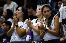 Torcida acompanha estreia do Basquete Feminino do Corinthians na estreia da equipe pela LBF
