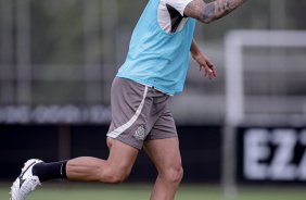 Gustavo Henrique durante treinamento do Corinthians