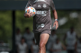 Antnio Oliveira durante jogo-treino no CT Joaquim Grava