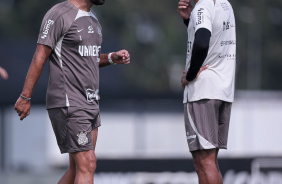 Antnio Oliveira e Raniele durante treino do Corinthians no CT