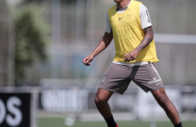 Arthur Souza durante treinamentos no Corinthians