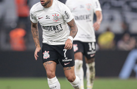 Maycon voltou ao Corinthians depois de um ms fora por leso