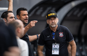 Augusto Melo ao lado de Fred, dolo do Fluminense, e Chico, dolo do Corinthians