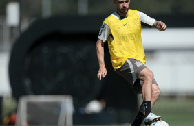 Igor Coronado foi reintegrado ao elenco do Corinthians depois de se recuperar de dores no quadril