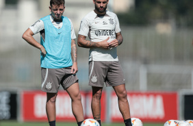 Ryan e Yuri Alberto acompanham treinamento do Corinthians
