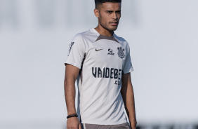 Fausto Vera em ação no treino do Corinthians