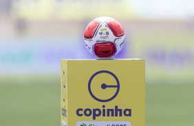 Bola da final da Copinha entre Corinthians e São Paulo