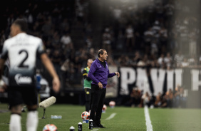 Ramón Díaz à beira do campo contra o São Bernardo