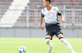 Guilherme Gama contra o Grmio pelo Brasileiro Sub-20