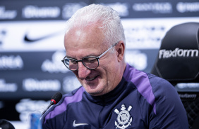 Corinthians promove coletiva para apresentação oficial de Dorival Júnior