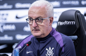 Corinthians realiza coletiva de apresentação de Dorival Júnior