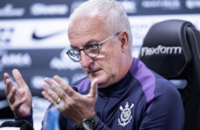Dorival Júnior é anunciado em entrevista coletiva nesta terça-feira