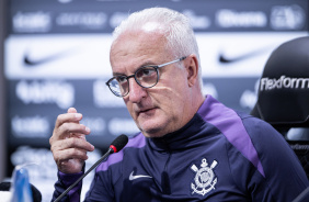 Dorival Júnior vestiu a camisa e falou como novo técnico alvinegro