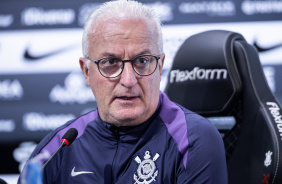 Técnico Dorival Júnior é apresentado em entrevista no CT alvinegro