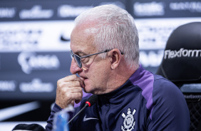 Técnico Dorival Júnior é recebido pela diretoria no CT Joaquim Grava