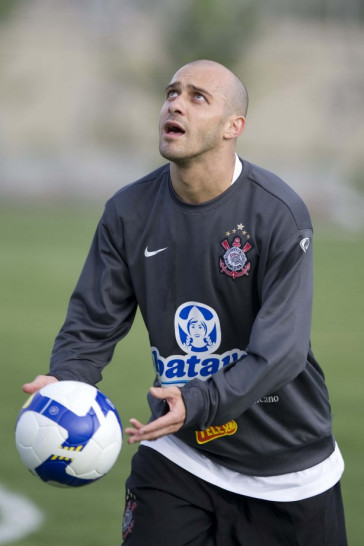 Alessandro durante o treino do Corinthians realizado esta tarde no Parque Ecol�gico do Tiete; o pr�ximo jogo do time ser� domingo, dia 27/09, contra o S�o Paulo, no est�dio do Morumbi, pelo returno do Campeonato Brasileiro 2009