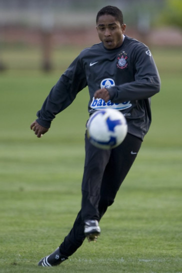 Jorge Henrique durante o treino do Corinthians realizado esta tarde no Parque Ecol�gico do Tiete; o pr�ximo jogo do time ser� domingo, dia 27/09, contra o S�o Paulo, no est�dio do Morumbi, pelo returno do Campeonato Brasileiro 2009
