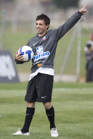 Matias Defederico que teve sua documentacao regularizada e joga no domingo, durante o treino do Corinthians realizado esta tarde no Parque Ecol�gico do Tiete; o pr�ximo jogo do time ser� domingo, dia 27/09, contra o S�o Paulo, no est�dio do Morumbi, pelo returno do Campeonato Brasileiro 2009