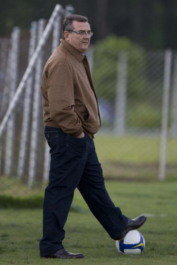 O diretor de futebol Mario Gobbi durante o treino do Corinthians realizado esta tarde no Parque Ecol�gico do Tiete; o pr�ximo jogo do time ser� domingo, dia 27/09, contra o S�o Paulo, no est�dio do Morumbi, pelo returno do Campeonato Brasileiro 2009