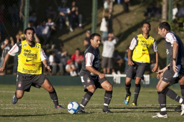 Boquita; Iarley; Andr� Vinicius e Danilo durante treino na intertemporada do Corinthians, realizado esta tarde no Oscar Inn Resort em Aguas de Lindoia, interior de S�o Paulo. O pr�ximo jogo do time ser� dia 14/07, contra o Cear�, no est�dio Castel�o, pela 7� rodada do Campeonato Brasileiro 2010; S�o Paulo, Brasil