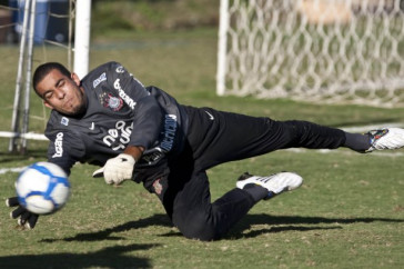 Danilo durante treino na intertemporada do Corinthians, realizado esta tarde no Oscar Inn Resort em Aguas de Lindoia, interior de S�o Paulo. O pr�ximo jogo do time ser� dia 14/07, contra o Cear�, no est�dio Castel�o, pela 7� rodada do Campeonato Brasileiro 2010; S�o Paulo, Brasil