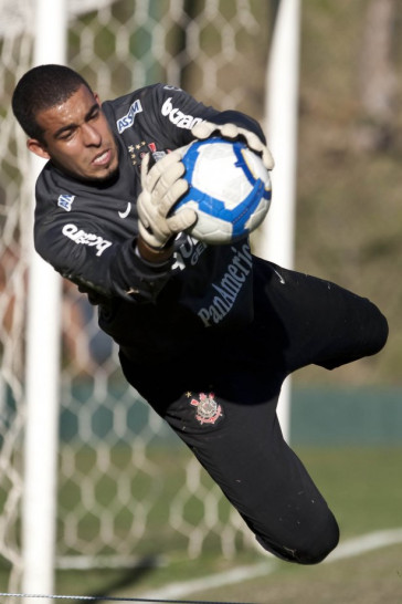 Danilo durante treino na intertemporada do Corinthians, realizado esta tarde no Oscar Inn Resort em Aguas de Lindoia, interior de S�o Paulo. O pr�ximo jogo do time ser� dia 14/07, contra o Cear�, no est�dio Castel�o, pela 7� rodada do Campeonato Brasileiro 2010; S�o Paulo, Brasil