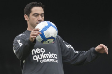 Chic�o durante o treino do Corinthians, realizado esta tarde no CT Joaquim Grava, no Parque Ecol�gico do Tiete. O pr�ximo jogo da equipe, ser� amanh�, quarta-feira, dia 29/09, contra o Botafogo, no Pacaembu, pela 26. a rodada do Campeonato Brasileiro de 2010