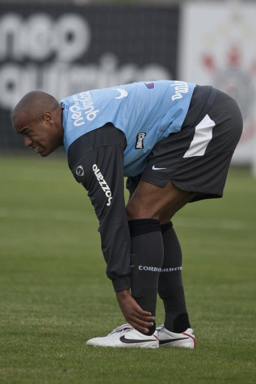 Thiago Heleno durante o treino do Corinthians, realizado esta tarde no CT Joaquim Grava, no Parque Ecol�gico do Tiete. O pr�ximo jogo da equipe, ser� amanh�, quarta-feira, dia 29/09, contra o Botafogo, no Pacaembu, pela 26. a rodada do Campeonato Brasileiro de 2010