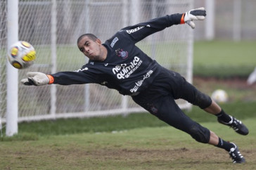 Danilo Fernandes durante o treino do Corinthians esta tarde no CT Joaquim Grava, Parque Ecol�gico do Tiete. O time se prepara para o jogo contra o Linense, s�bado, dia 05/03, no est�dio Gilberto Lopes, em Lins/SP, pela 11� rodada do Campeonato Paulista 2011
