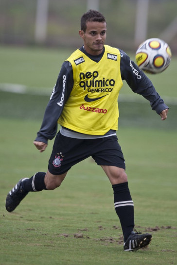 Morais durante o treino do Corinthians esta tarde no CT Joaquim Grava, Parque Ecol�gico do Tiete. O time se prepara para o jogo contra o Linense, s�bado, dia 05/03, no est�dio Gilberto Lopes, em Lins/SP, pela 11� rodada do Campeonato Paulista 2011