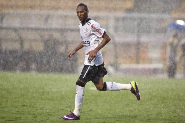 Liedson durante a partida entre Corinthians x S�o Caetano, realizada esta tarde no est�dio do Pacaembu, pela 18� rodada do Campeonato Paulista 2011