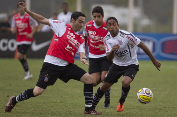 Chic�o; Moradei e Jorge Henrique durante o treino do Corinthians realizado esta tarde no CT Joaquim Grava, no Parque Ecol�gico do Tiete. O time se prepara para o jogo contra o Santos, domingo a tarde, dia 15/05, na Vila Belmiro, em Santos, decis�o do Campeonato Paulista 2011