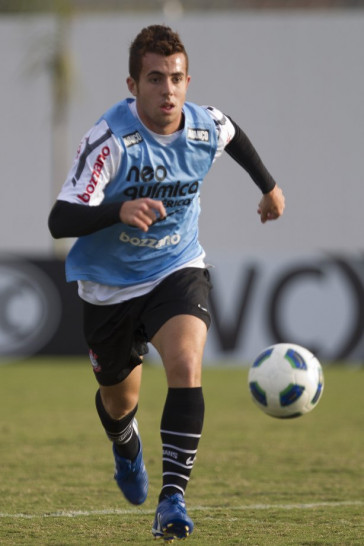 Fran durante o treino do Corinthians que aconteceu esta tarde no CT Joaquim Grava, no Parque Ecol�gico do Tiete. O time se prepara para o jogo contra o Vasco da Gama, amanh�, dia 06/07, quarta-feira, a noite, no est�dio do Pacaembu, pela 8� rodada do Brasileir�o 2011