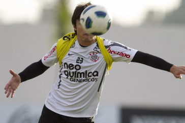 Willian durante o treino do Corinthians que aconteceu esta tarde no CT Joaquim Grava, no Parque Ecol�gico do Tiete. O time se prepara para o jogo contra o Vasco da Gama, amanh�, dia 06/07, quarta-feira, a noite, no est�dio do Pacaembu, pela 8� rodada do Brasileir�o 2011