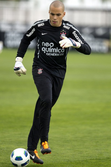 Julio Cesar durante o treino do Corinthians esta tarde no CT Joaquim Grava, no Parque Ecol�gico do Tiete. O time se prepara para o jogo contra o Gr�mio, amanh�, dia 31/08, quarta-feira a noite, no est�dio do Pacaembu, primeira partida do segundo turno, v�lida pela 20� rodada do Brasileir�o 2011