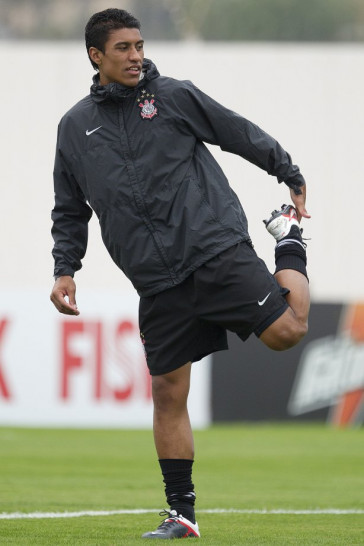 Paulinho durante o treino do Corinthians esta tarde no CT Joaquim Grava, no Parque Ecol�gico do Tiete. O time se prepara para o jogo contra o Gr�mio, amanh�, dia 31/08, quarta-feira a noite, no est�dio do Pacaembu, primeira partida do segundo turno, v�lida pela 20� rodada do Brasileir�o 2011