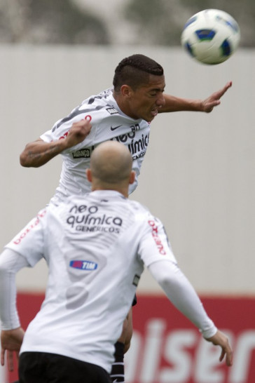 Ralf durante o treino do Corinthians esta tarde no CT Joaquim Grava, no Parque Ecol�gico do Tiete. O time se prepara para o jogo contra o Gr�mio, amanh�, dia 31/08, quarta-feira a noite, no est�dio do Pacaembu, primeira partida do segundo turno, v�lida pela 20� rodada do Brasileir�o 2011