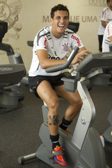 Ramon durante o treino do Corinthians esta tarde no CT Joaquim Grava, no Parque Ecol�gico do Tiete. O time se prepara para o jogo contra o Gr�mio, amanh�, dia 31/08, quarta-feira a noite, no est�dio do Pacaembu, primeira partida do segundo turno, v�lida pela 20� rodada do Brasileir�o 2011