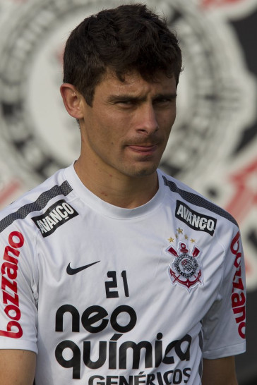 Alex durante o treino do Corinthians esta tarde no CT Joaquim Grava, no Parque Ecol�gico do Tiete. O time se prepara para o jogo contra o Flamengo, quinta-feira a noite, dia 08/09, no est�dio do Pacaembu, v�lida pela 22� rodada do Brasileir�o 2011