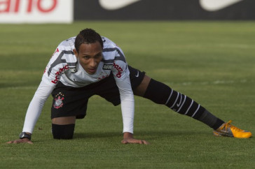 Liedson durante o treino do Corinthians esta tarde no CT Joaquim Grava, no Parque Ecol�gico do Tiete. O time se prepara para o jogo contra o Flamengo, quinta-feira a noite, dia 08/09, no est�dio do Pacaembu, v�lida pela 22� rodada do Brasileir�o 2011