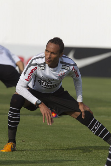 Liedson que volta ao time titular durante o treino do Corinthians esta tarde no CT Joaquim Grava, no Parque Ecol�gico do Tiete. O time se prepara para o jogo contra o Flamengo, quinta-feira a noite, dia 08/09, no est�dio do Pacaembu, v�lida pela 22� rodada do Brasileir�o 2011