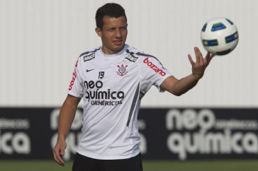 Taubate durante o treino do Corinthians esta tarde no CT Joaquim Grava, no Parque Ecol�gico do Tiete. O time se prepara para o jogo contra o Flamengo, quinta-feira a noite, dia 08/09, no est�dio do Pacaembu, v�lida pela 22� rodada do Brasileir�o 2011