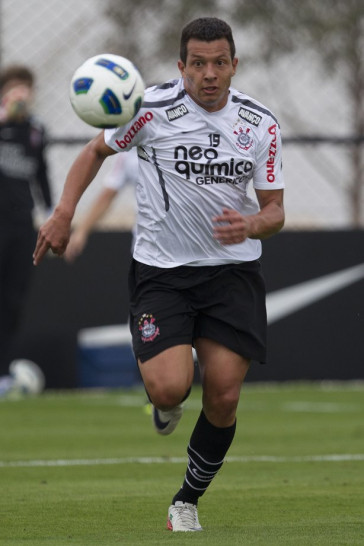 Taubate durante o treino do Corinthians esta tarde no CT Joaquim Grava, no Parque Ecol�gico do Tiete. O time se prepara para o jogo contra o Flamengo, quinta-feira a noite, dia 08/09, no est�dio do Pacaembu, v�lida pela 22� rodada do Brasileir�o 2011
