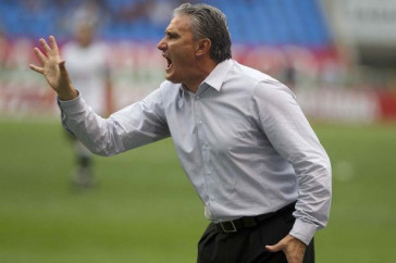 Tite durante a partida entre Fluminense x Corinthians, realizada esta tarde no est�dio do Engenh�o, na cidade do Rio de Janeiro, pela 23� rodada do Campeonato Brasileiro de 2011