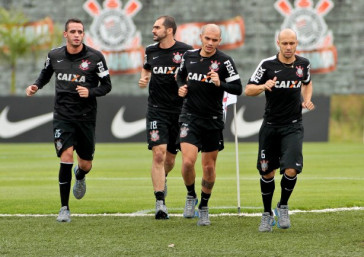 Douglas do Corinthians durante treino. realizado no CT Joaquim Grava. (Rodrigo Coca)FotoArena 04/10/2013