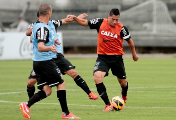 Douglas do Corinthians durante treino. realizado no CT Joaquim Grava. (Rodrigo Coca)FotoArena 04/10/2013