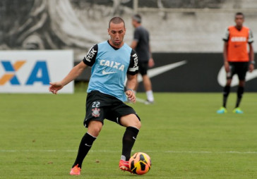 Douglas do Corinthians durante treino. realizado no CT Joaquim Grava. (Rodrigo Coca)FotoArena 04/10/2013