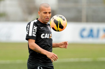 Emerson do Corinthians durante treino. realizado no CT Joaquim Grava. (Rodrigo Coca)FotoArena 04/10/2013
