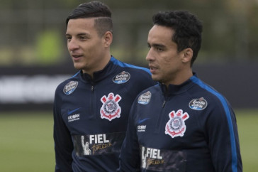 Arana e Jadson durante treino preparat�rio para a final contra a Ponte