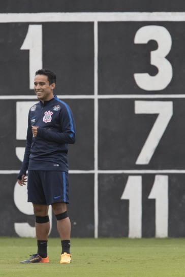 Jadson voltou a treinar de olho na final contra a Ponte Preta